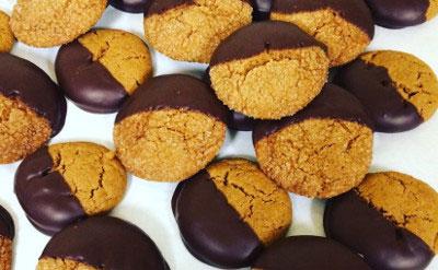 Vegan Molasses Ginger Cookie Recipe | raggedcoastchocolates